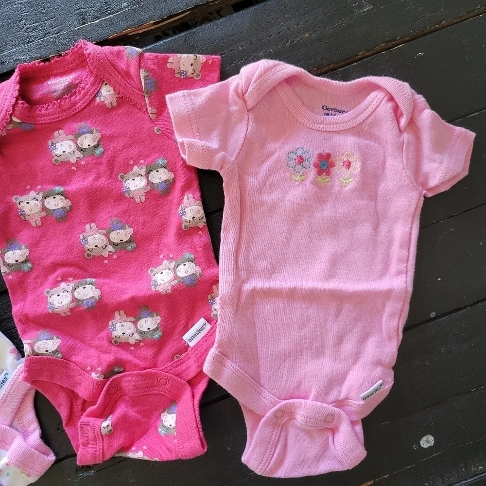 Onesies by Gerber NWOT Baby Girl Newborn Bundle Lot of 4 Short Sleeve Pink White